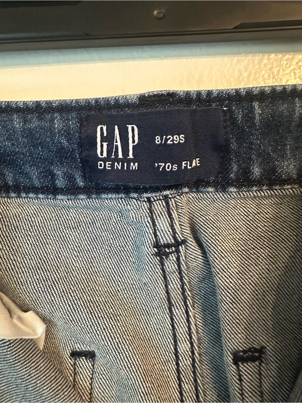 GAP Women's Dark Blue 70’s Flare Button-Accent Jeans - Size 8/29 - Picture 2 of 11